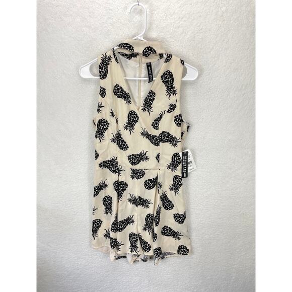 Design Lab‎ Lord & Taylor Pineapple Romper Women’s Size S Black Print NWT - Picture 2 of 12